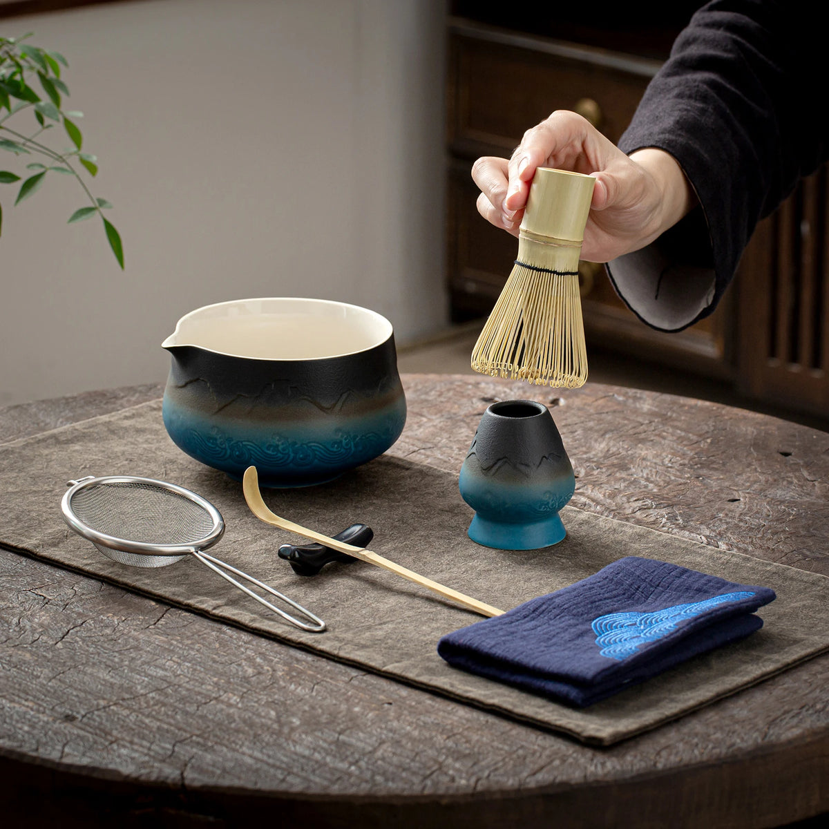 Black Blue Matcha Bowl with Spout