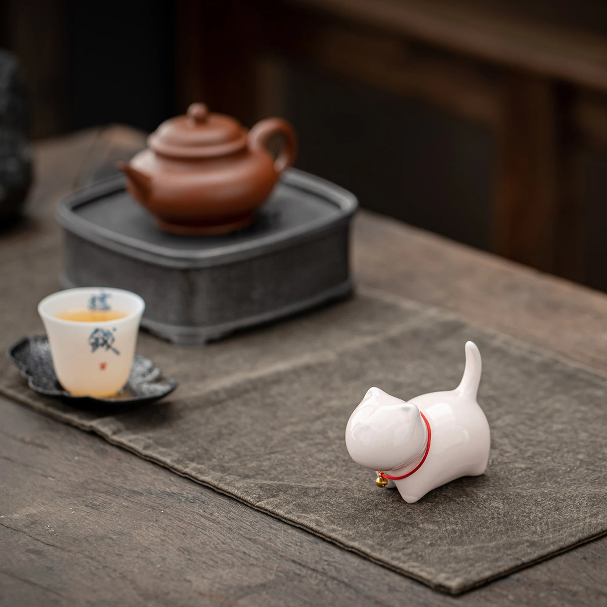 Adorable tetera rosa con forma de gato