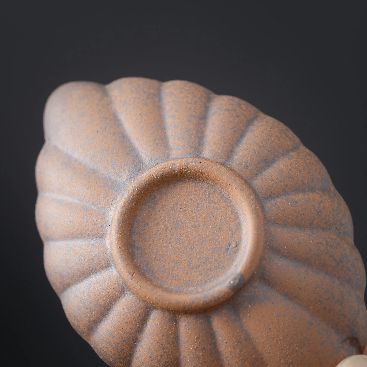 Clay Leaflike Cup Mat