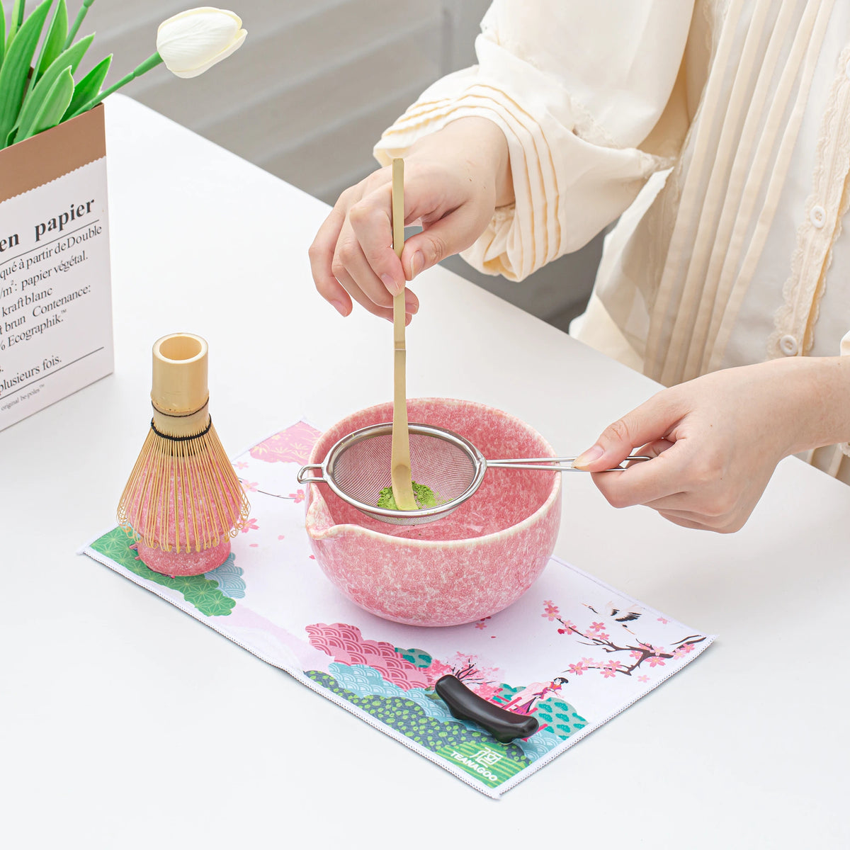 Pink Paradise Matcha-Schale mit Ausgießer
