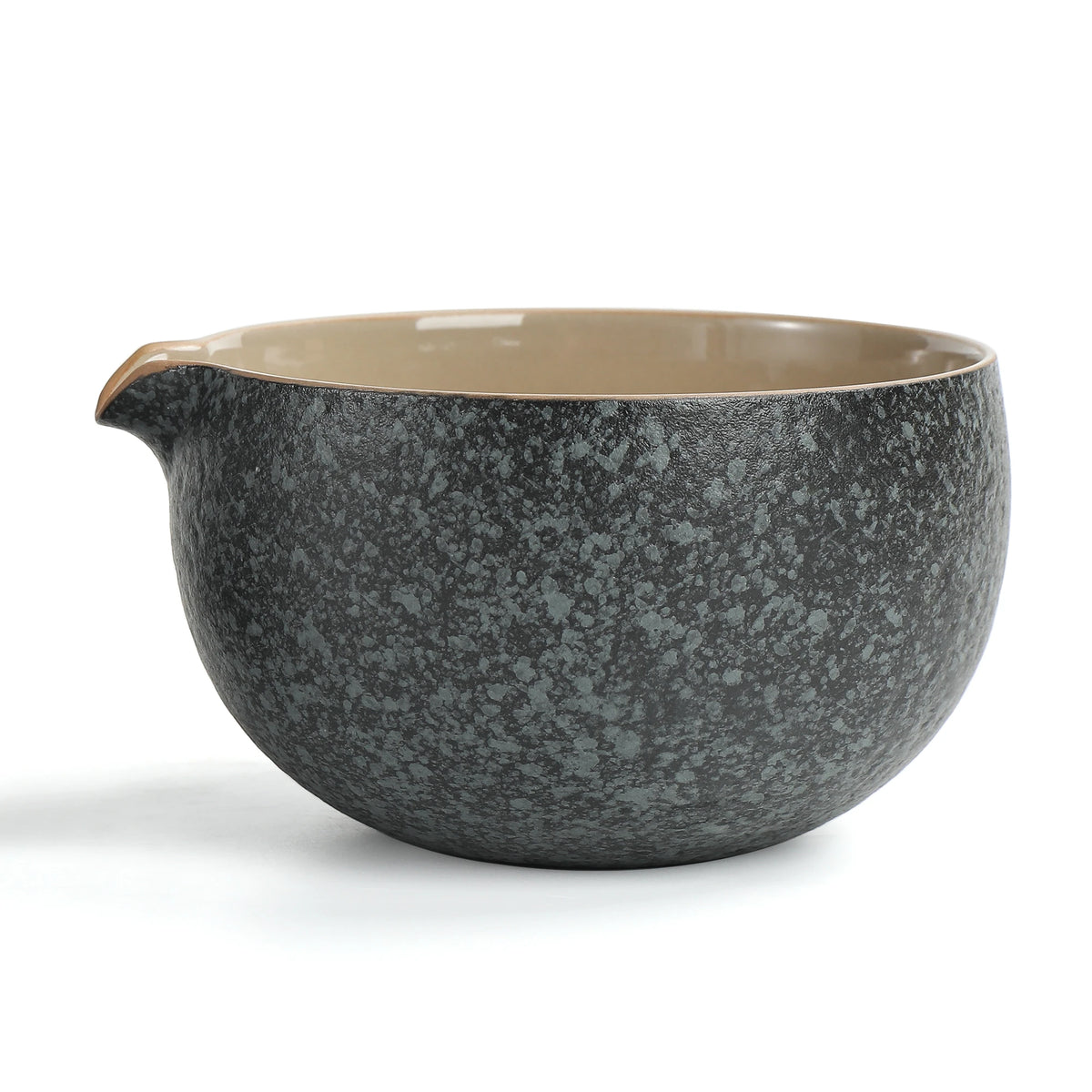Obsidian-Matcha-Schale mit Ausguss