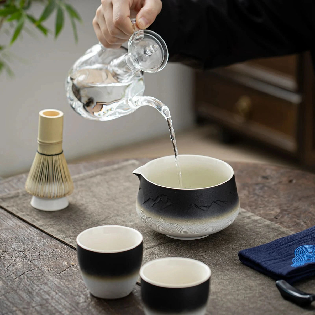 Matcha Set-Sharing Set Landscape Black White Pointy Bowl