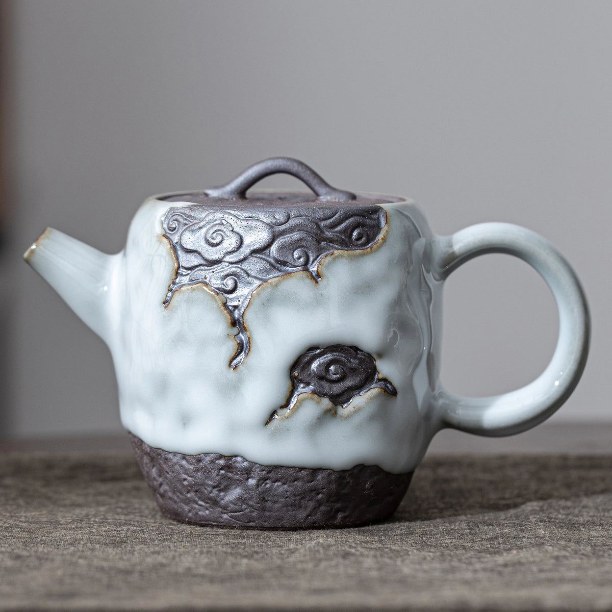 Auspicious Cloud ZEN Teekanne mit Perlglanzglasur, 190 ml